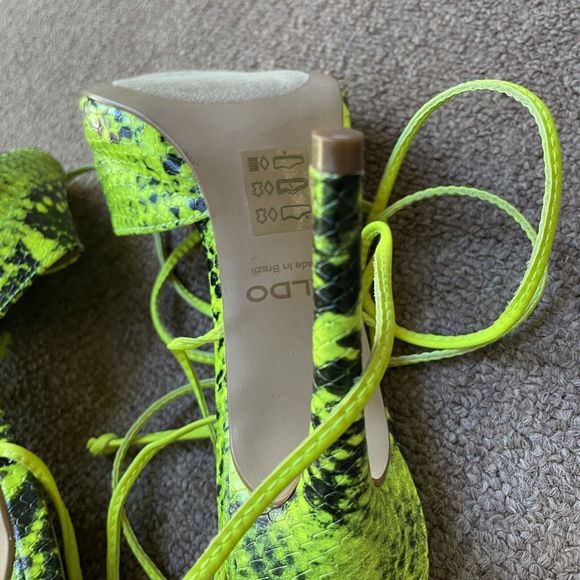 Aldo Neon Yellow Green Snakeskin Faux Leather Gladiator Stiletto Heels 6.5 - Picture 6 of 7